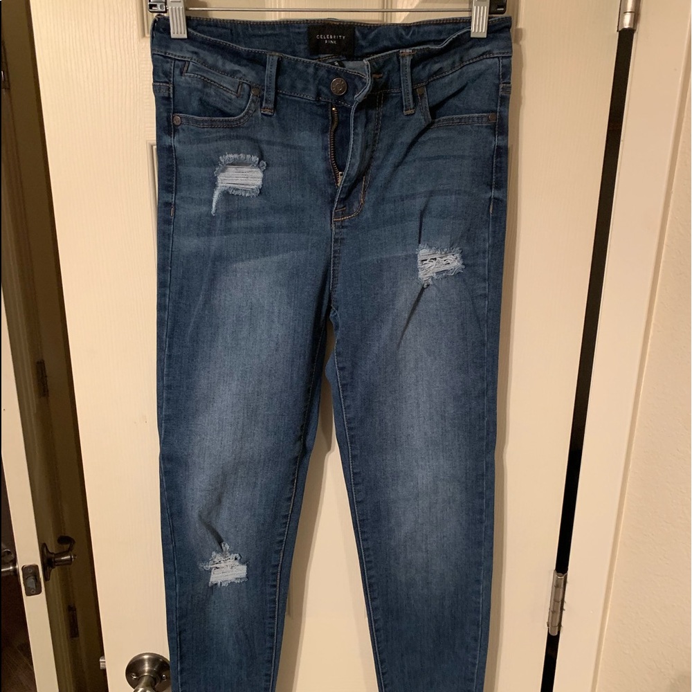 Destroyed jean, stretchy, ankle crop, size 28